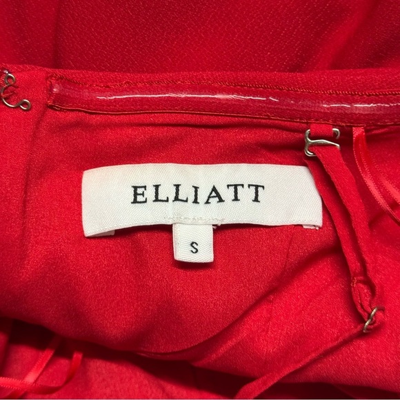 Elliatt Red Midi Dress - Picture 6 of 8